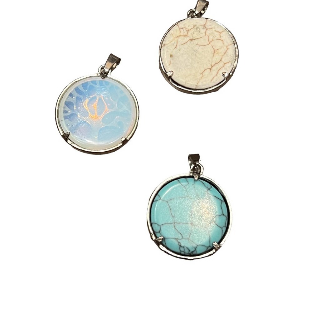 Lot of six tree of life necklace pendants. - Picture 2 of 9